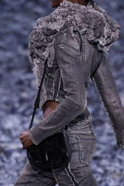 Look 37